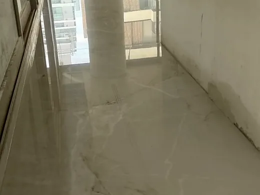 Corredor com brilho recuperado